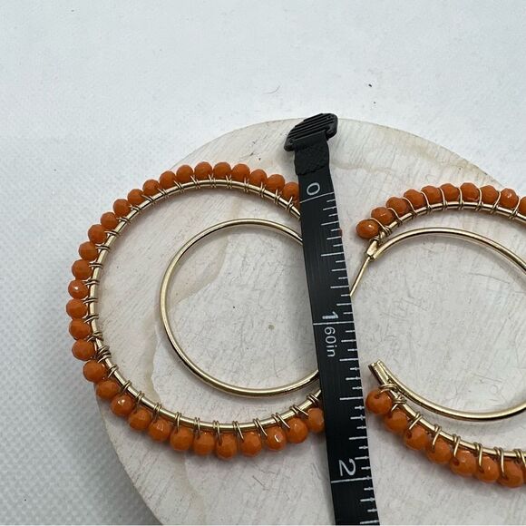 Orange beaded and gold tone double hoop post earrings - Picture 4 of 6